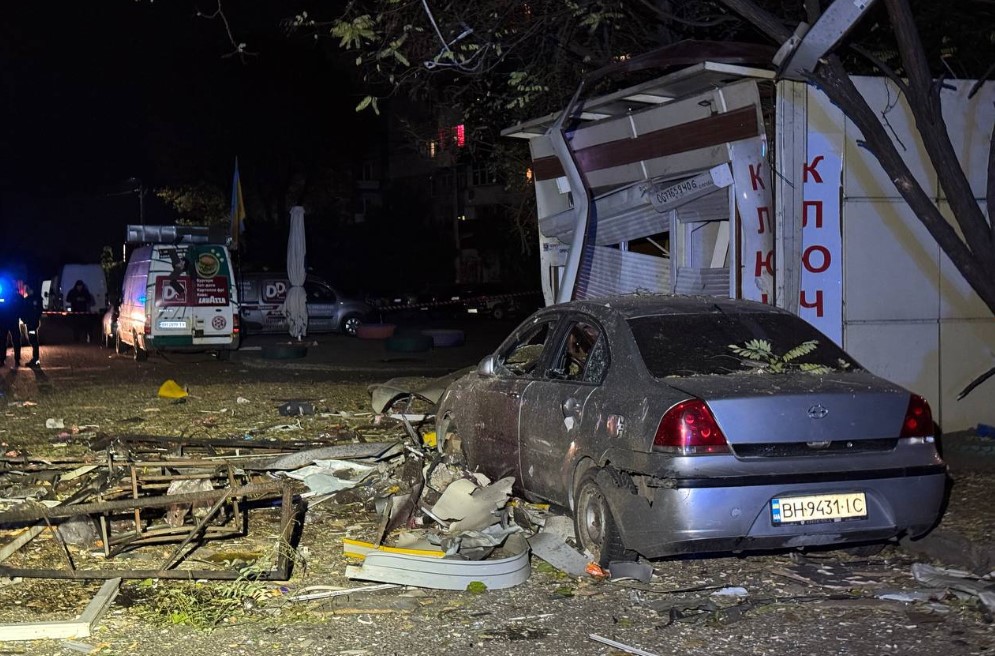 Внаслідок нічної ворожої атаки в Одесі зруйновано 2 будинки, ще 4 – пошкоджено (фото)